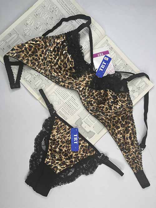 ست شورت و سوتین زنانه هارنس دار TRT تیریتی کد 1046 طرح مخمل پلنگی زمینه روشن - تصویر 3