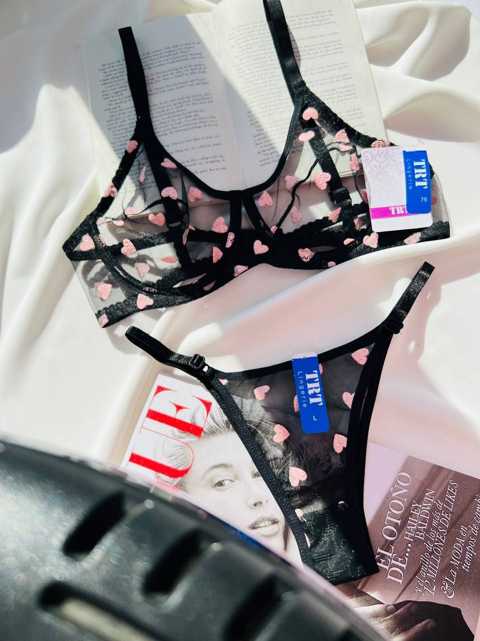 ست شورت و سوتین سیلیکونیTRT تیریتی کد1053 رنگ مشکی صورتی طرح قلبی