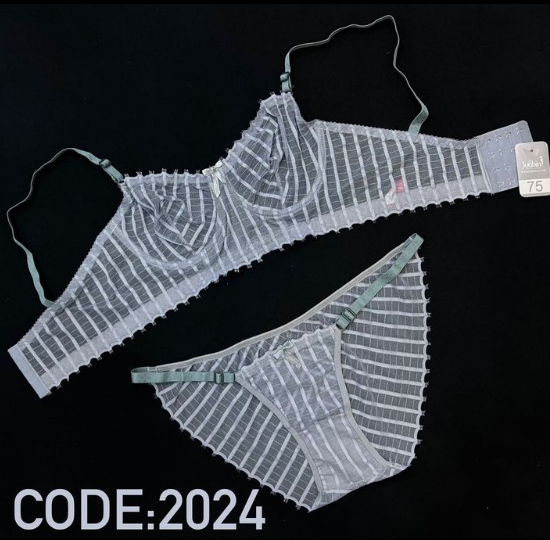 ست شورت و سوتین دانتل نیم بلند فنردار ژوبین کد 2024 طرح اتوبانی مژه ای رنگ طوسی