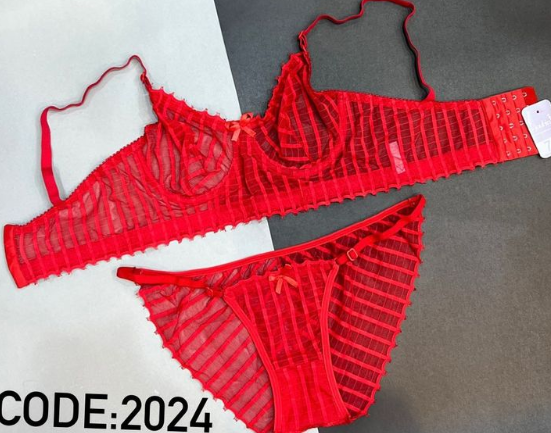 ست شورت و سوتین دانتل نیم بلند فنردار ژوبین کد 2024 طرح اتوبانی مژه ای رنگ قرمز